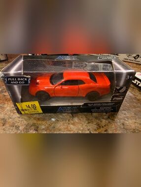 American Legends 2018 Dodge Challenger SRT Hellcat Widebody diecast model car